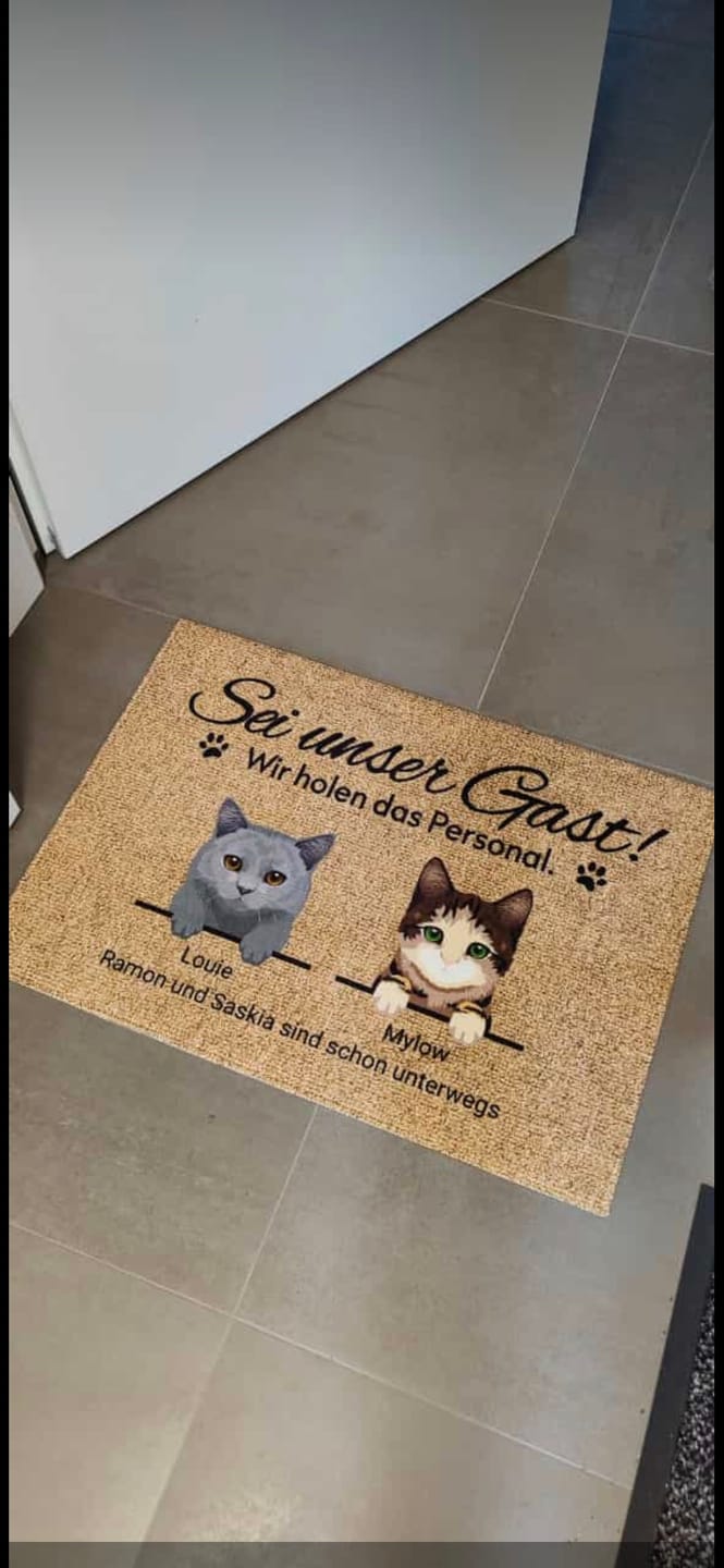 Customer photo review of Katzen holen ihr Personal - Individuelle Fußmatte