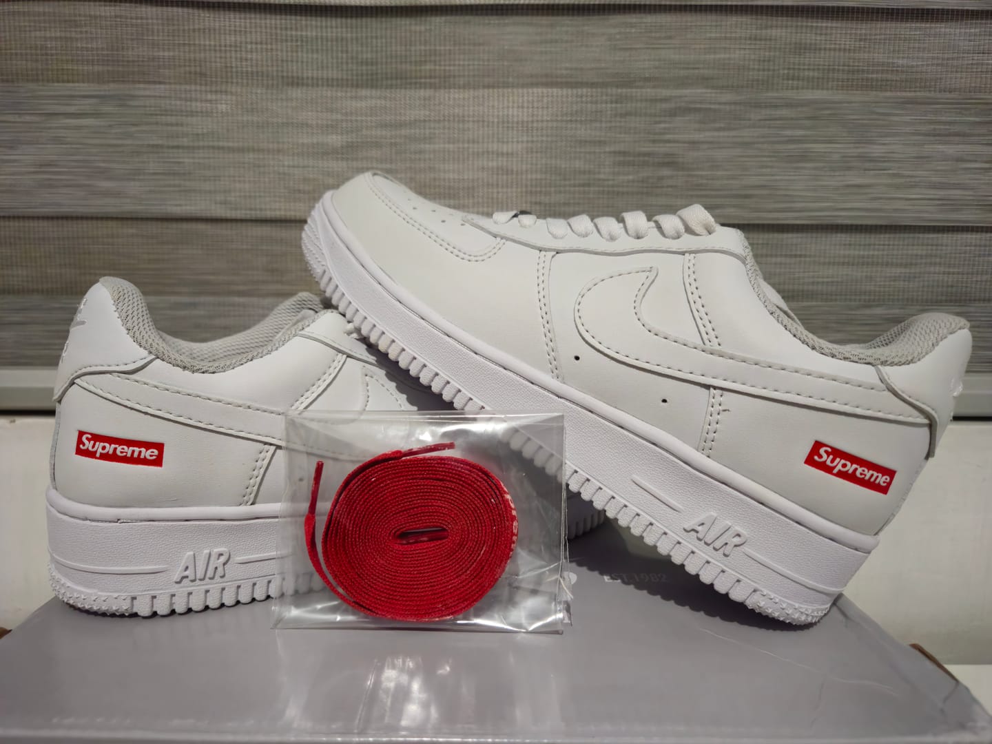 Customer photo review of Tenis Air Force 1 Blanco Supreme 1.1 Premium