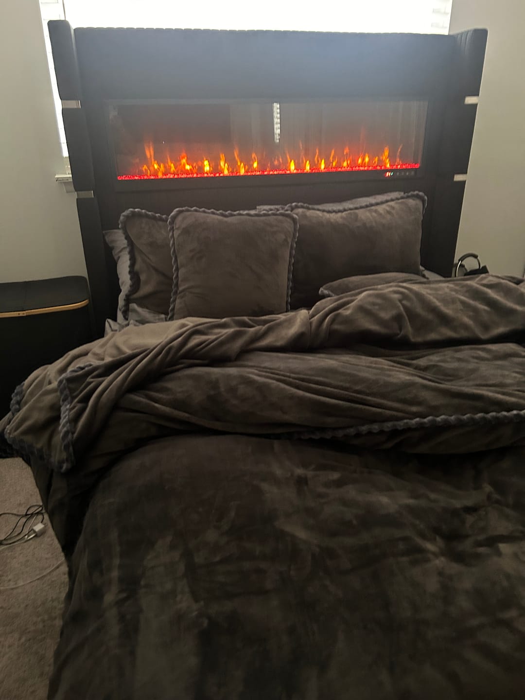 Customer photo review of Amorgos Fine Velvet Bedding Set
