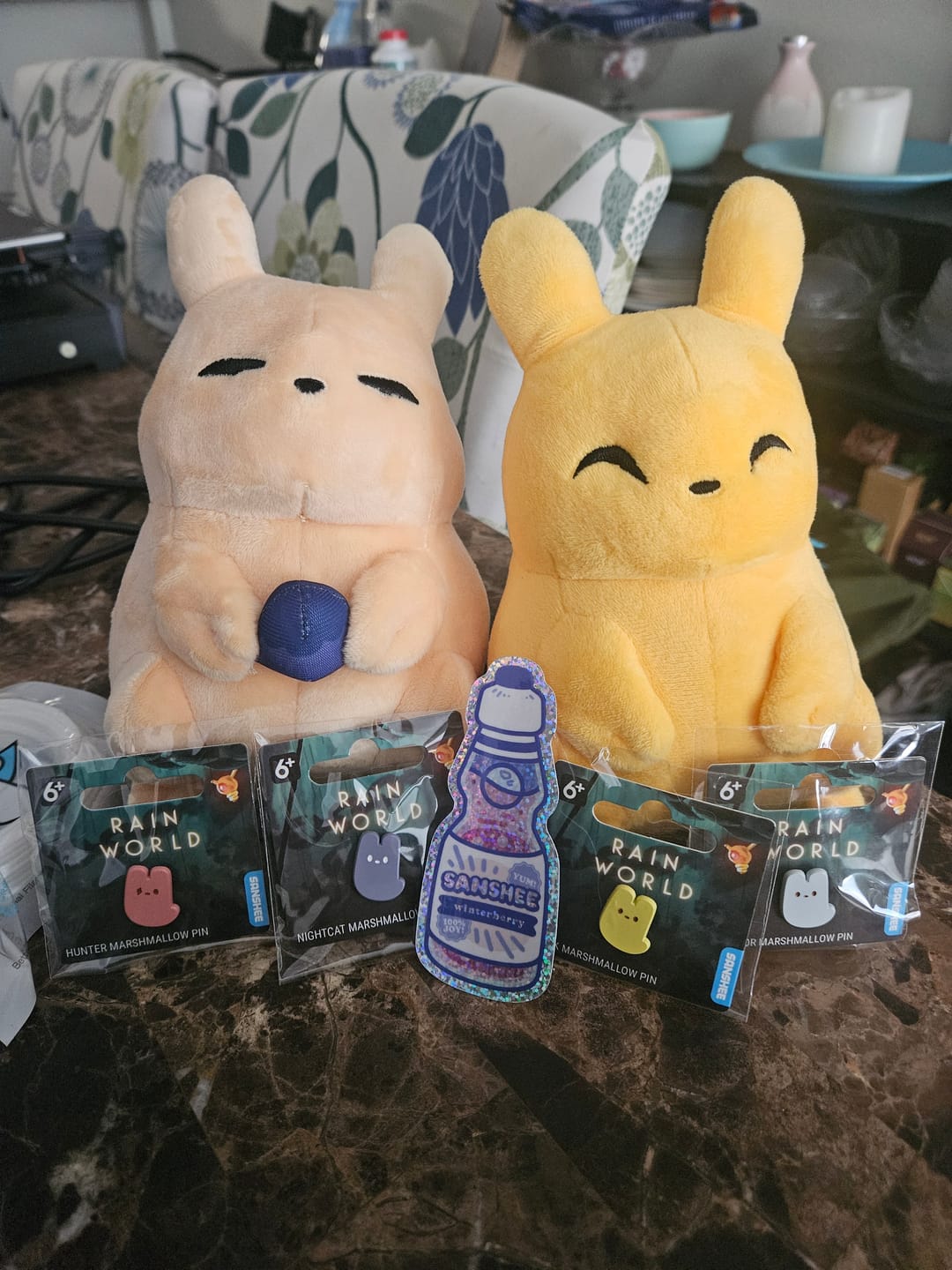 Customer photo review of Rain World - Nightcat Marshmallow Mini Pin