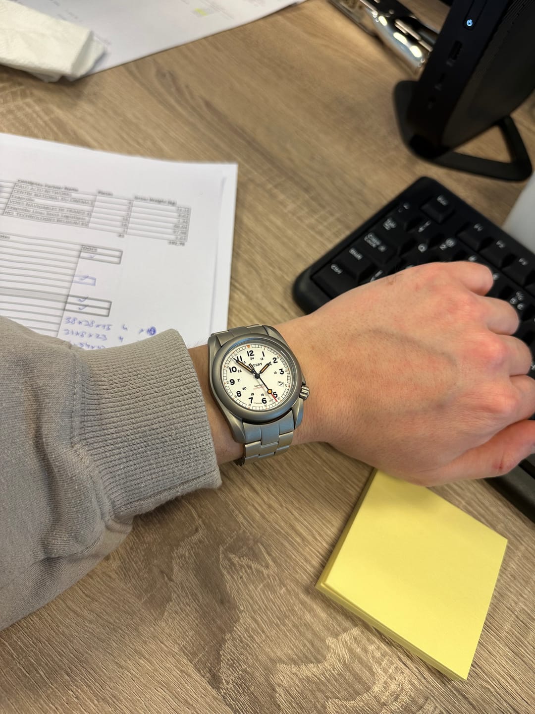 Customer photo review of VOYAGER - 100M Waterproof Titanium Automatic Field Watch | White-bracelet