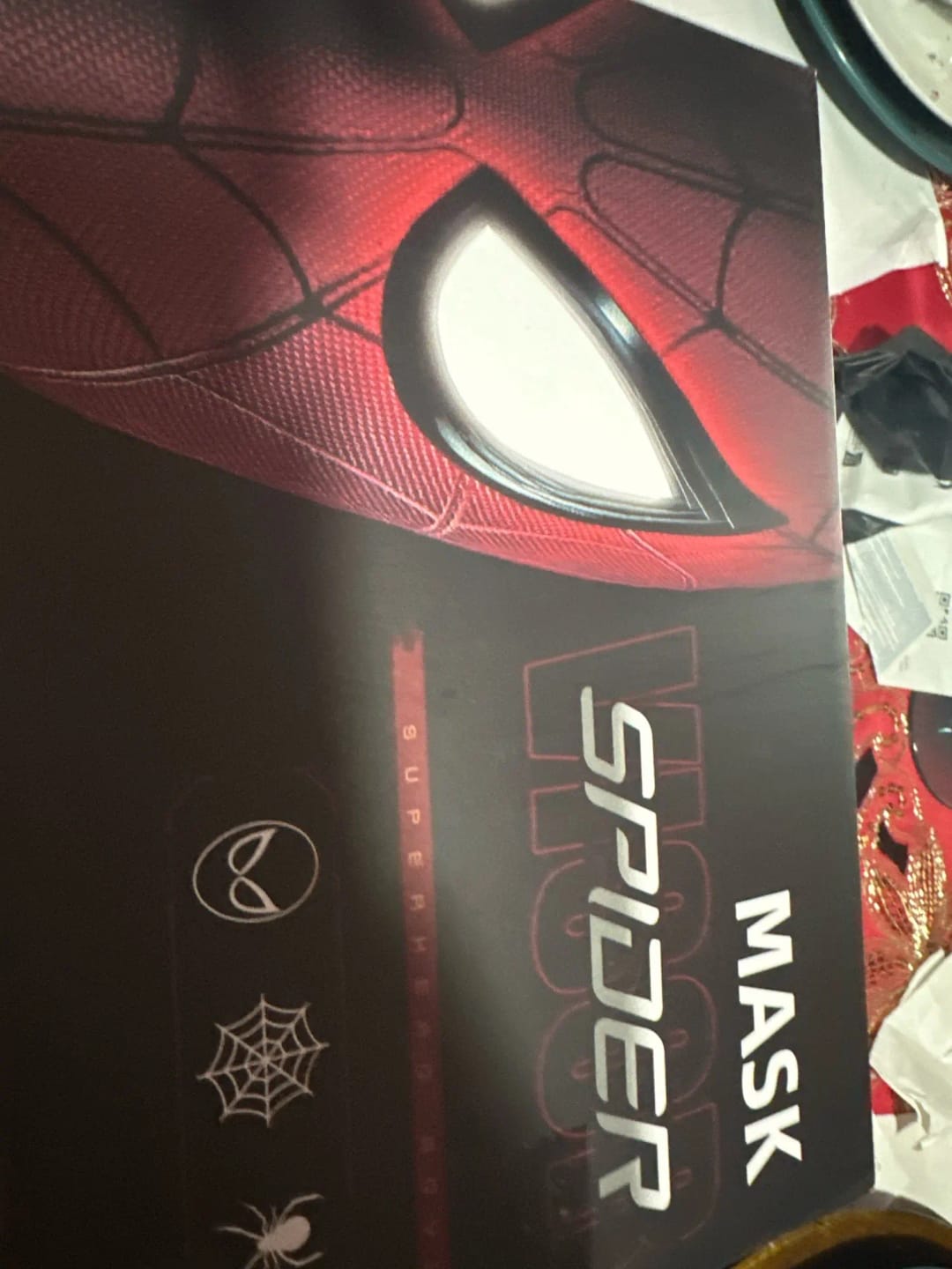 Customer photo review of Spider Mask Red, Ring-shaped | Remote Control | Eye Size Adjustment