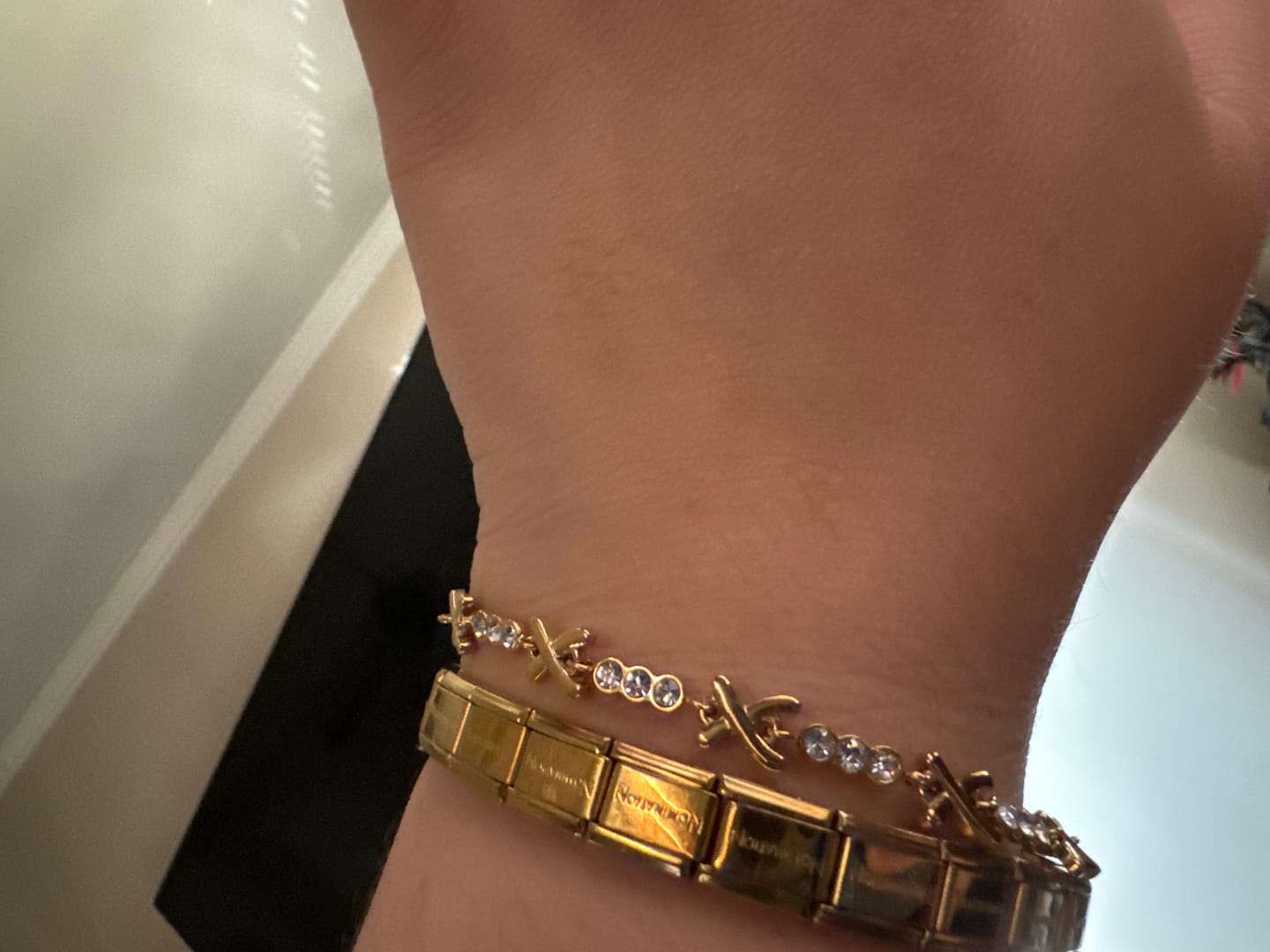 Customer photo review of Kissed in Gold XO Choker '18k Gold Plated'