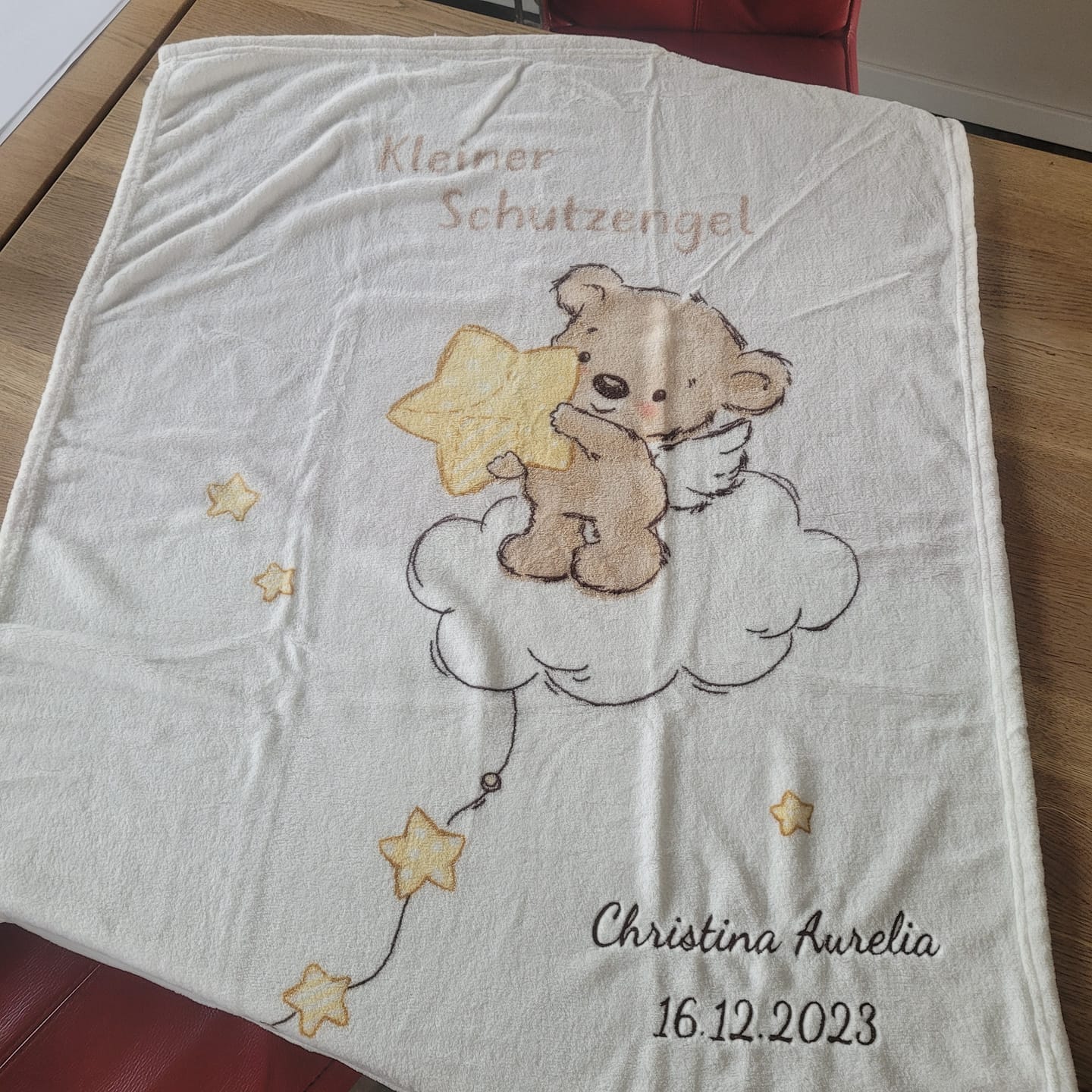 Customer photo review of Babydecke mit Namen bestickt Kleiner Schutzengel 75x100cm