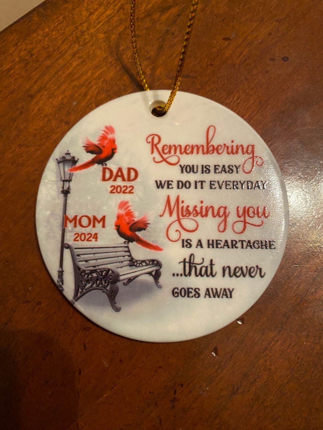 Customer photo review of Cardinals Winter Memorial Personalized Circle Ornament