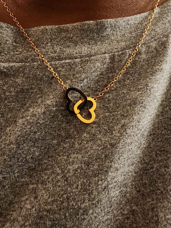 Customer photo review of De Eeuwige Roos Box - Met Gepersonaliseerde Ketting & Echte Roos