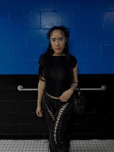 Customer photo review of LOW RISERS (BLACK DENIM)