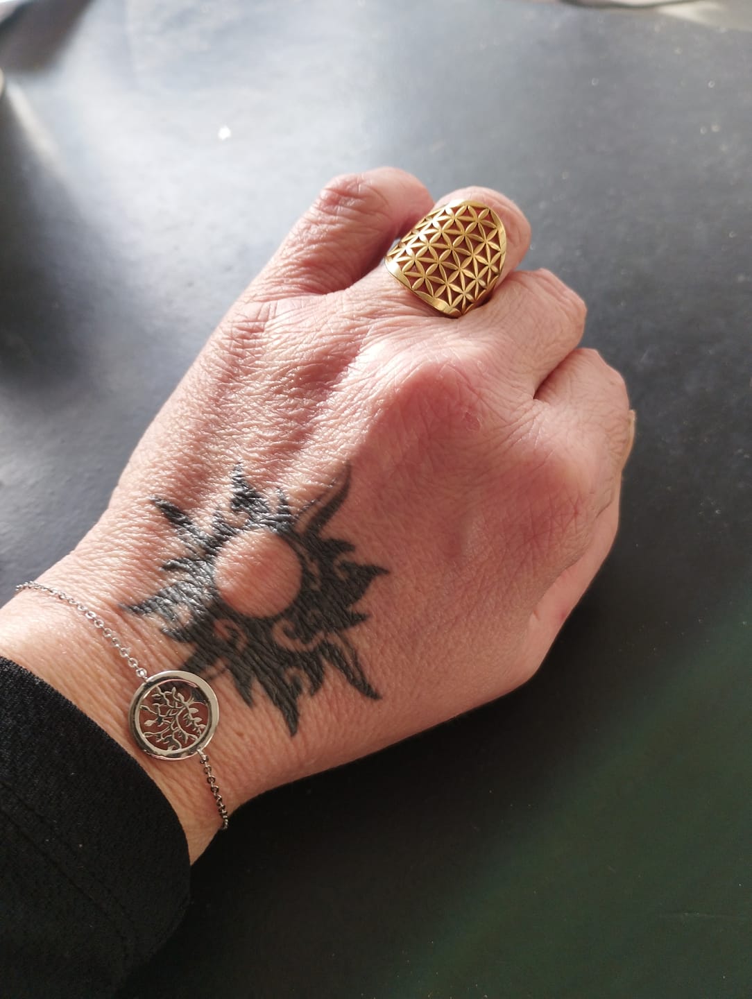 Customer photo review of Bague Ajustable "Fleur de Vie"