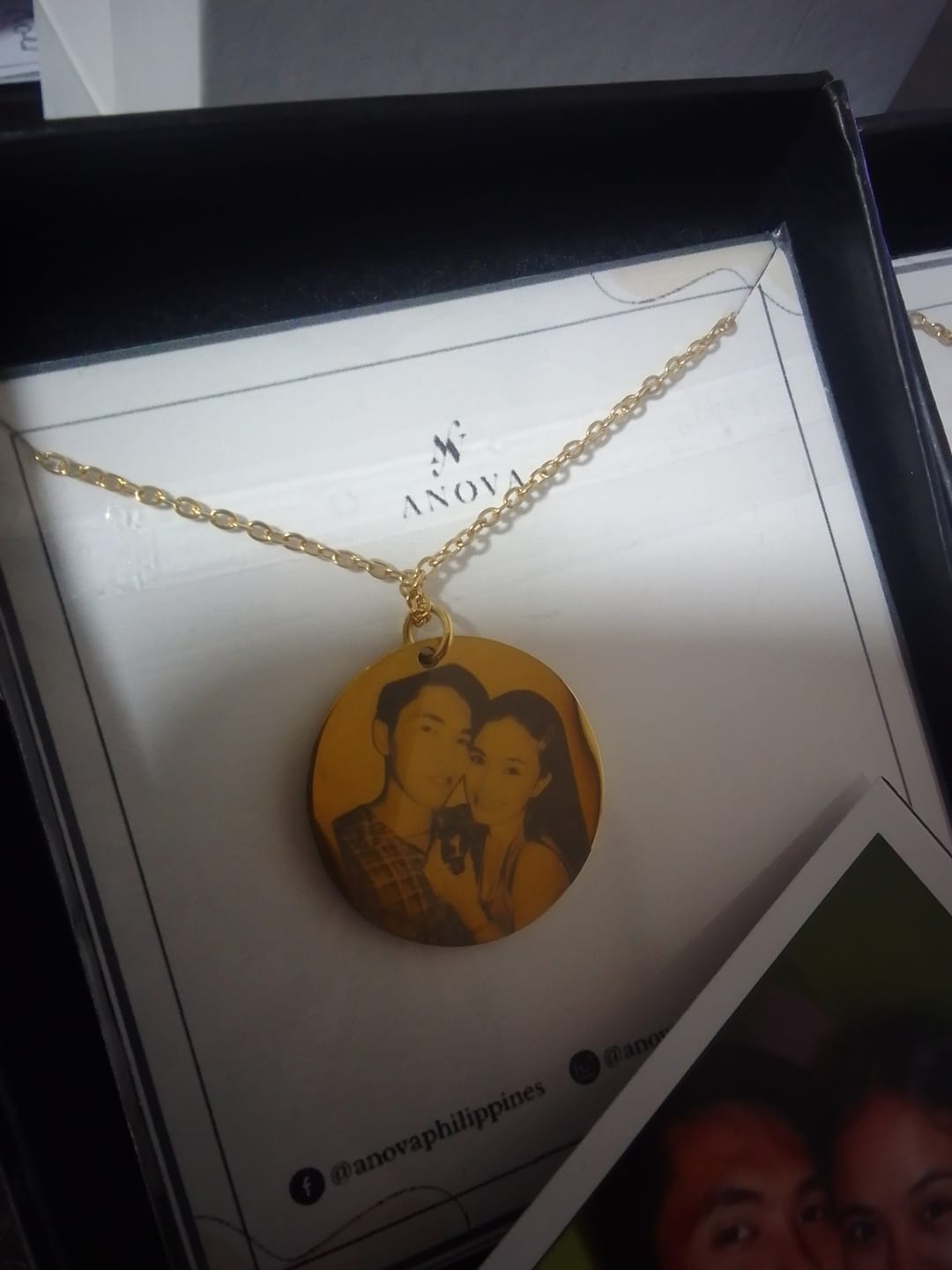 Customer photo review of Photo Engraved Portrait Necklace Gift [Buy 1 take 1 FREE]