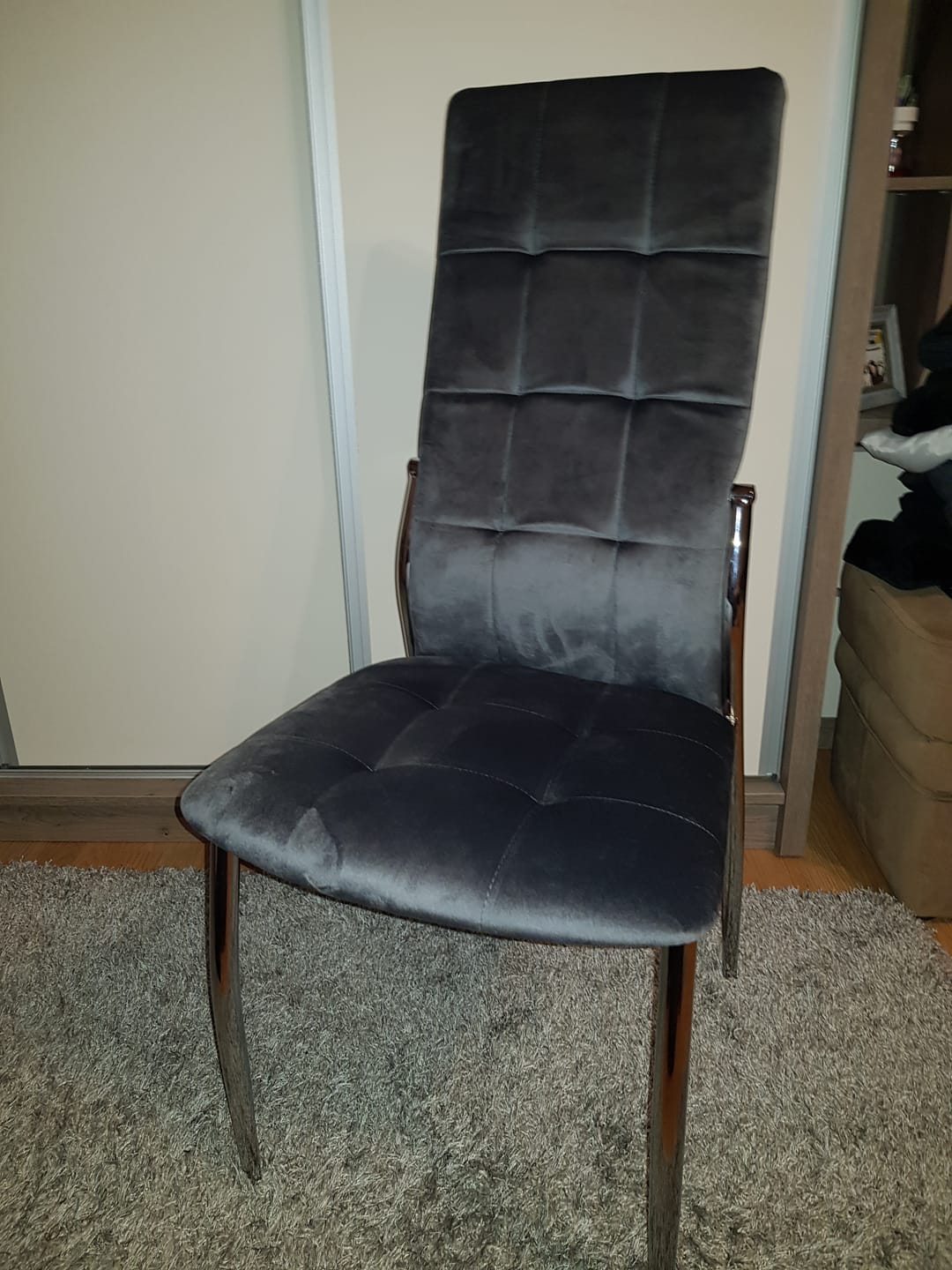 Customer photo review of Scaun tapitat K416, gri/argintiu, stofa catifelata/metal, 43x54x101 cm