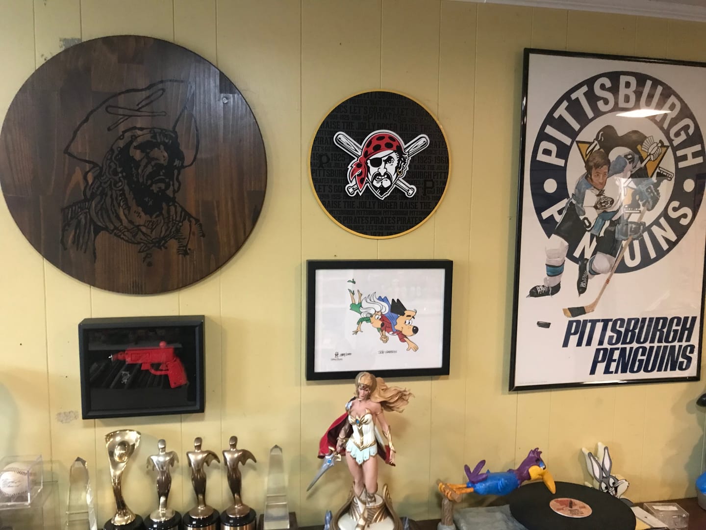 Customer photo review of Pittsburgh Pirates CRAFT SERIES 3D Embossed Metal Wall Art