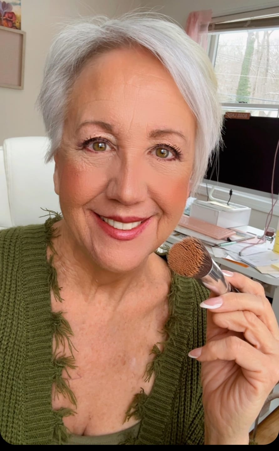 Customer photo review of Kabuki Brush - Hand cut, Vegan, Cruelty-Free Mineral Makeup Brush