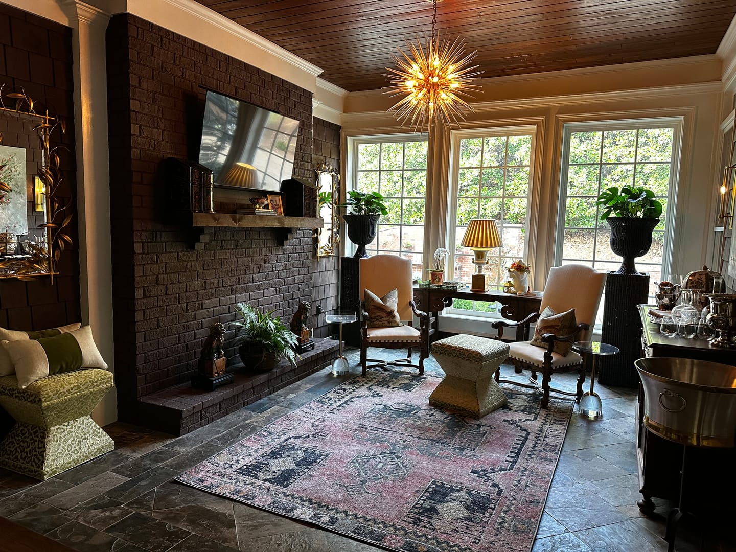 Customer photo review of Wicker/Rattan Urn & Pedestal - 43in
