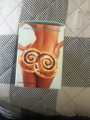 Customer photo review of Cinnamon Bun Flavored Wipes