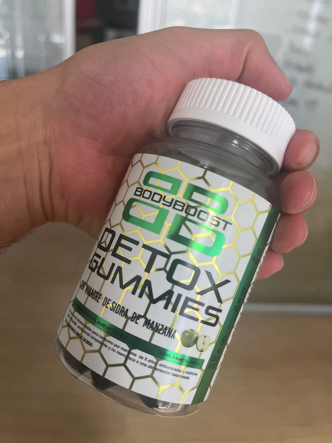Customer photo review of Gomitas de Vinage de Manzana