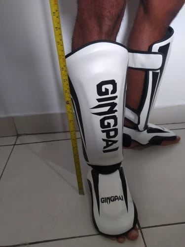 Customer photo review of Protetor Profissional de Canela e Pés - Muay Thai, MMA, Kickboxing...