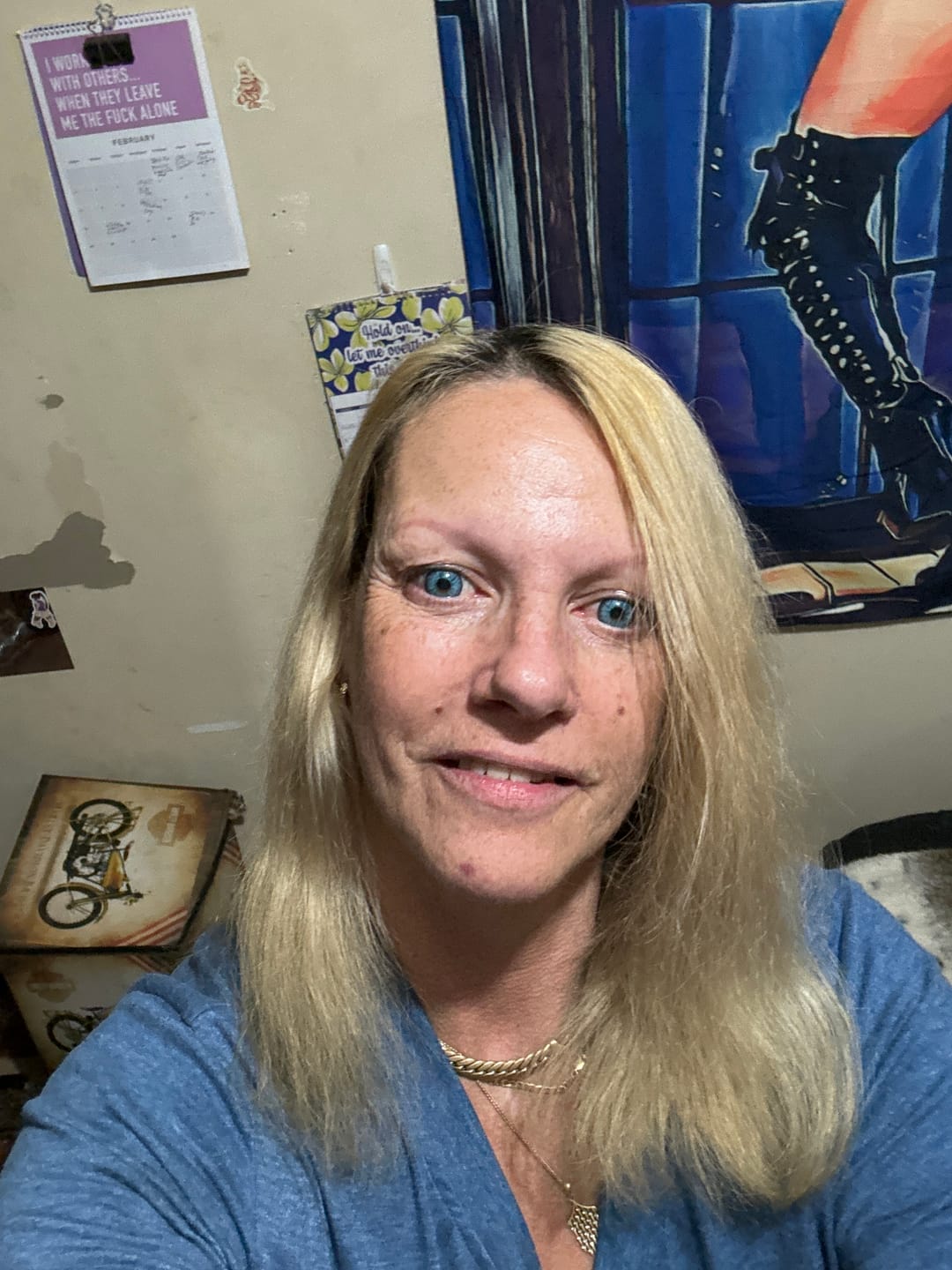 Customer photo review of Vega tricolor Blue Prescription Colored Contact Lenses