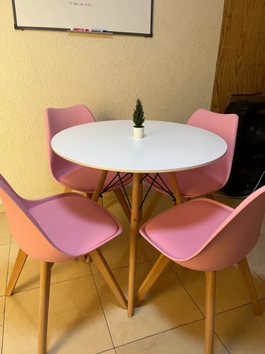 Customer photo review of Paquete Mesa Oslo 80 Blanca + 4 sillas Frankfurt