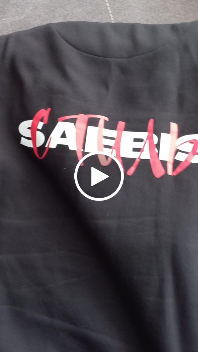 Customer video review of SAEBIS® стиль - Herren Zip Hoodie schwarz mit Reißverschluss by SAEBIS®