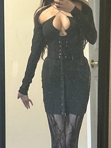 Customer photo review of Cross front hollow out off shoulder long sleeve mini dress