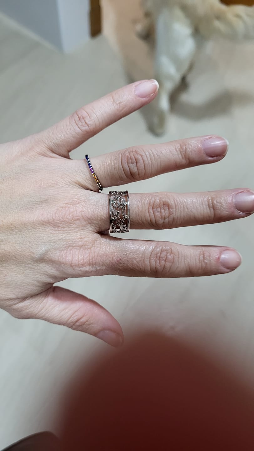 Customer photo review of Anillo Rainbow