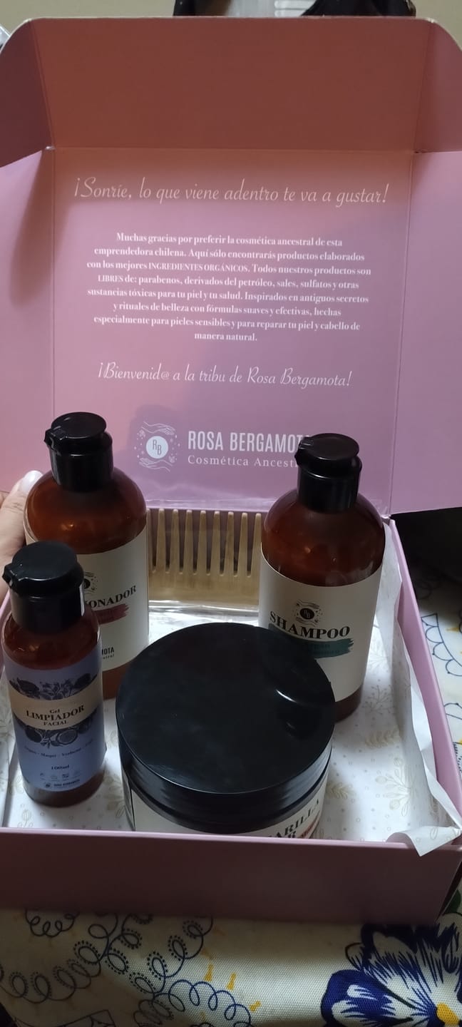 Customer photo review of Mascarilla Capilar Ultra Humectante + REGALO Peineta o Cepillo de Madera