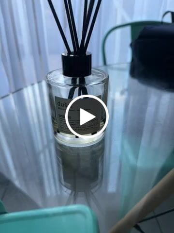 Customer video review of Grapefruit - Difusor de Varillas  | Difusor Ambiental Para el Hogar y la Oficina | Difusor de Aromas y Ambientadores - 150 ml