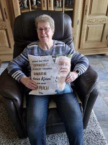 Marion Z. review of Personalisiertes Kissen - Sei nicht traurig image 1 out of 1