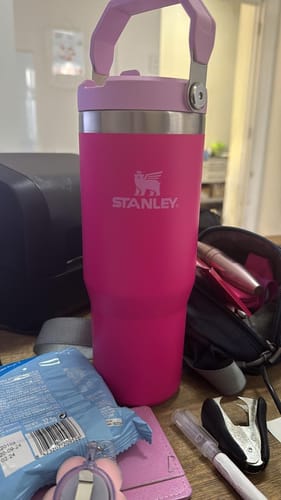 Customer photo review of BOTELLA TÉRMICA STANLEY FLIP STRAW CAMELIA | 887 ML