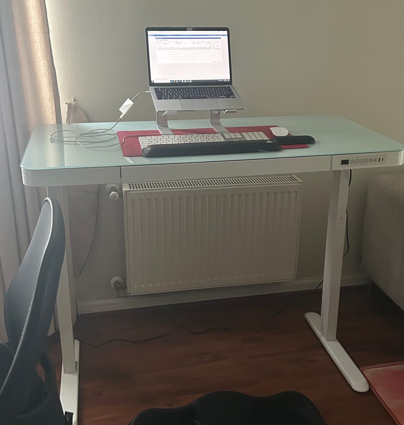 Customer photo review of Escritorio Home Office Cosmo Eléctrico Blanco