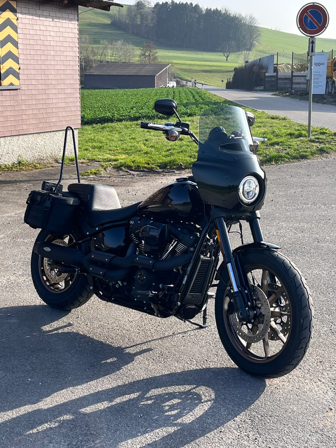 Customer photo review of Road Warrior Fairing Vented Windschutzscheibe 13" Black Smoke