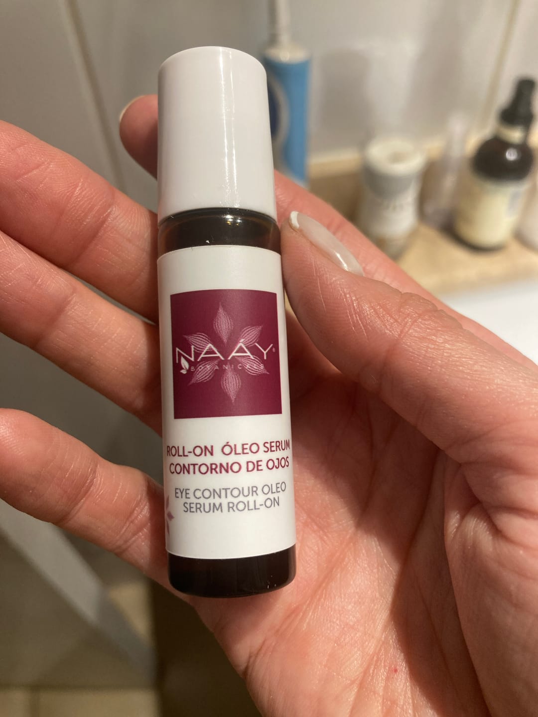 Customer photo review of Contorno de ojos Roll On de resveratrol