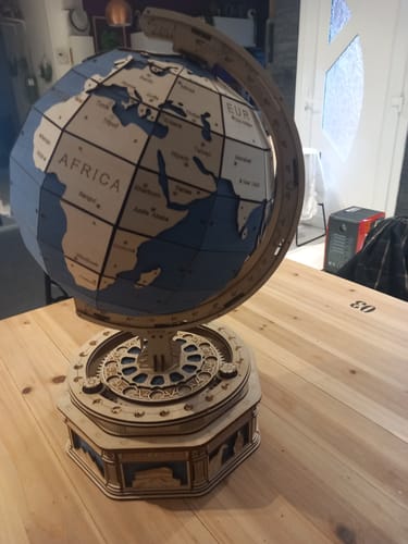 Customer photo review of Puzzle 3D | Globe Terrestre en bois