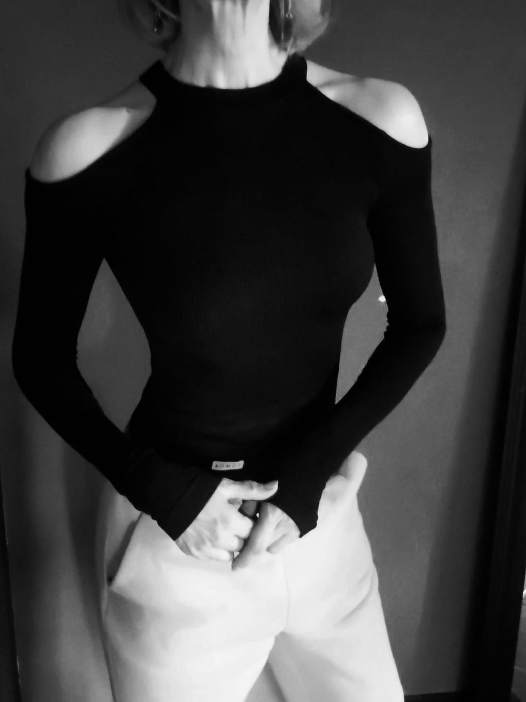 Customer photo review of Maglia Nyx Spalle Scoperte Nero