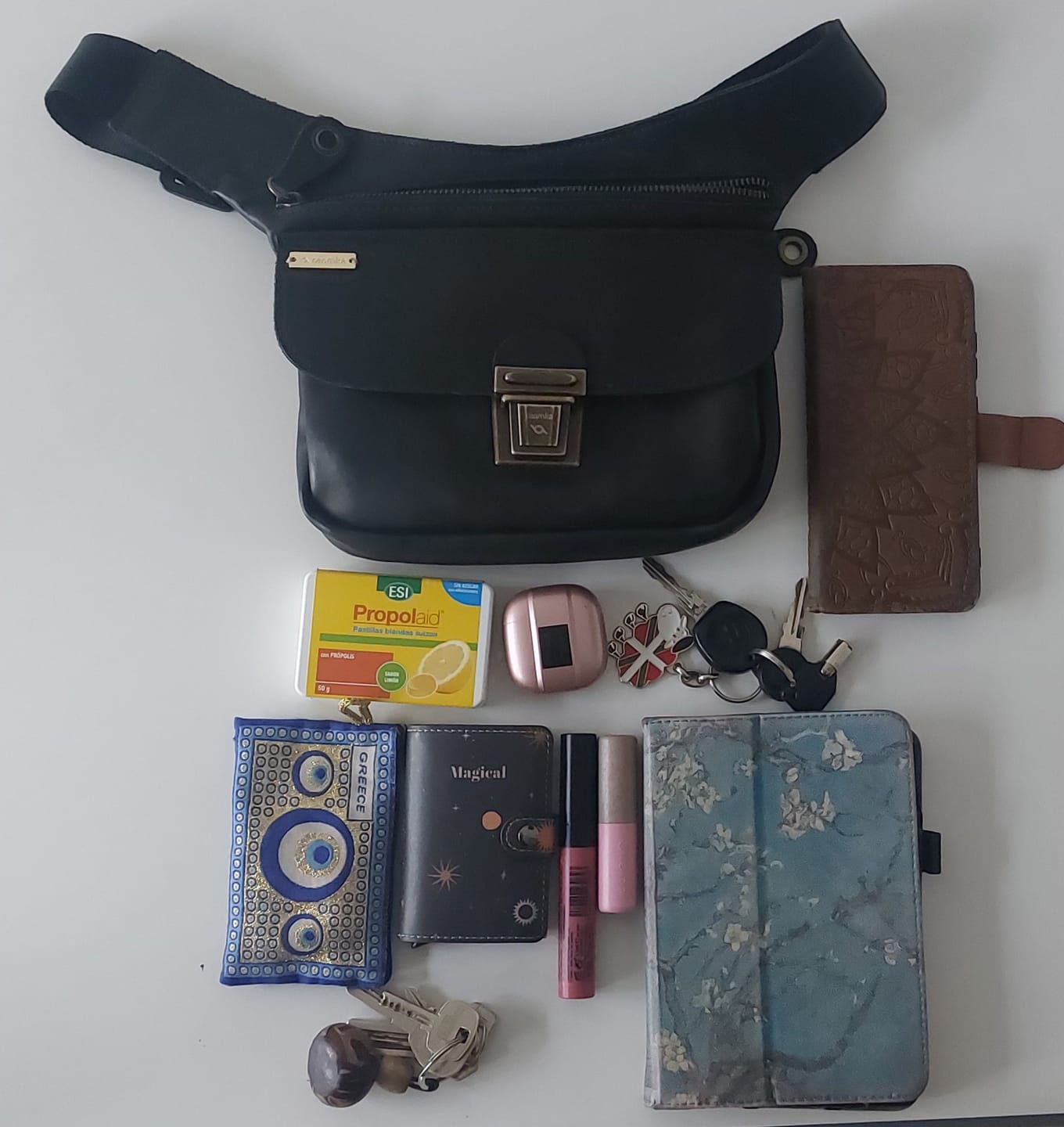 Customer photo review of Riñonera "Classic Black & Old Gold” + Bolsillo trasero · Piel · Pieza Exclusiva Núm. 19004