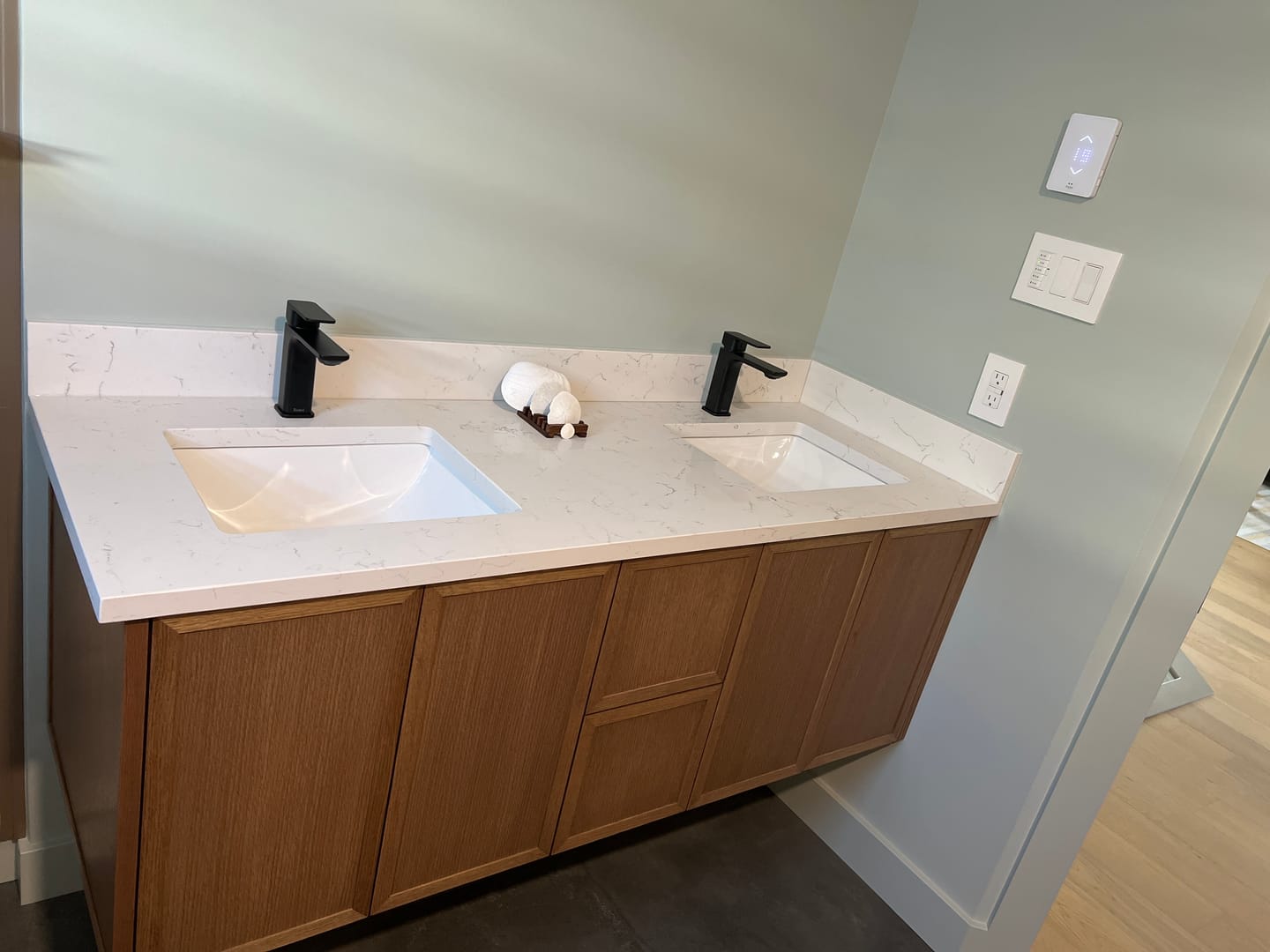 Customer photo review of Sidesplash, Arctic Trace Quartz