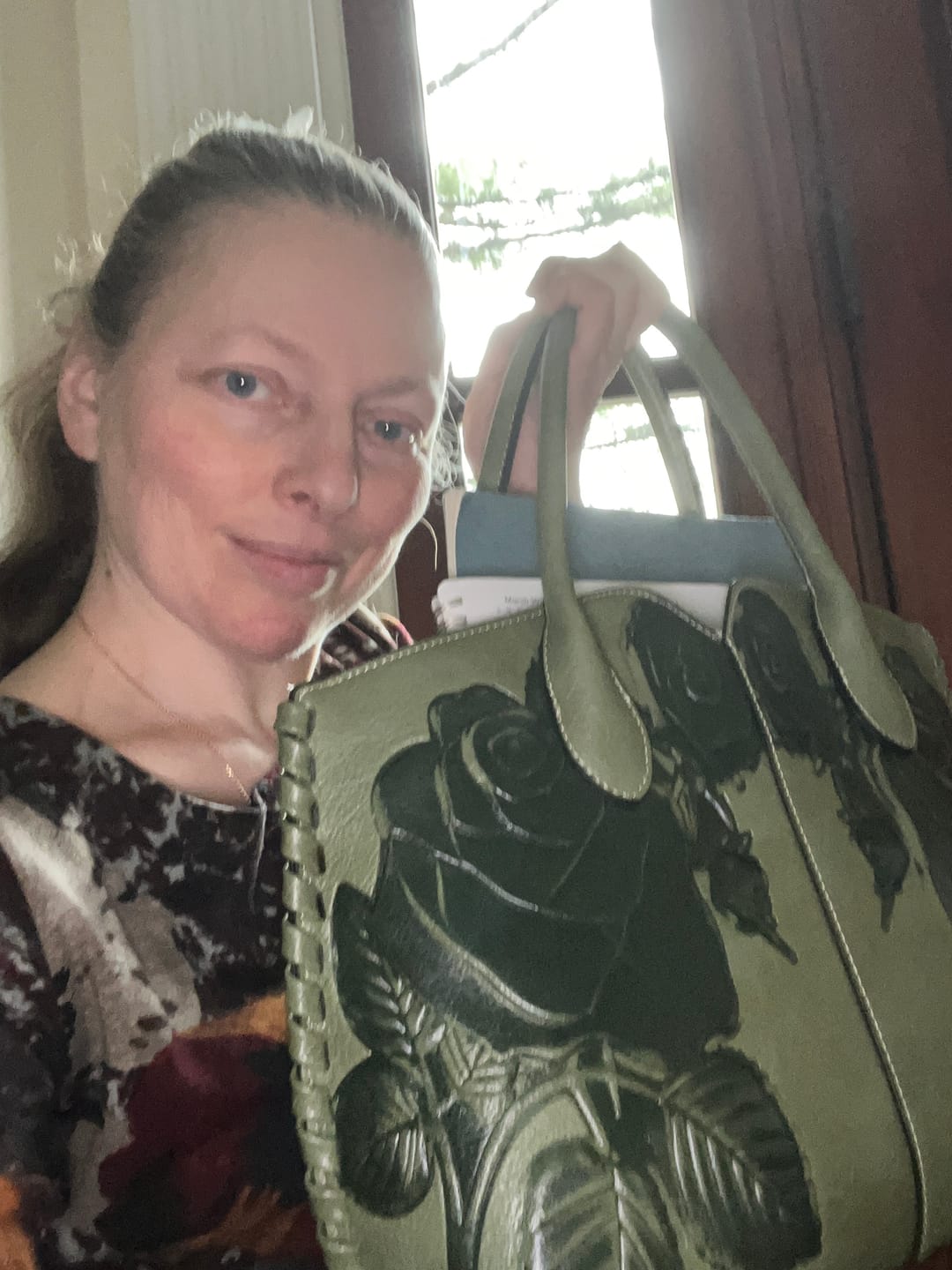 Customer photo review of Retro Embossed Handbag Chinese Style Large Capacity Crossbody Bag