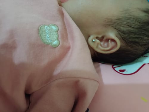 Customer photo review of Newborn Bezel Crystal - SS (Piercing)