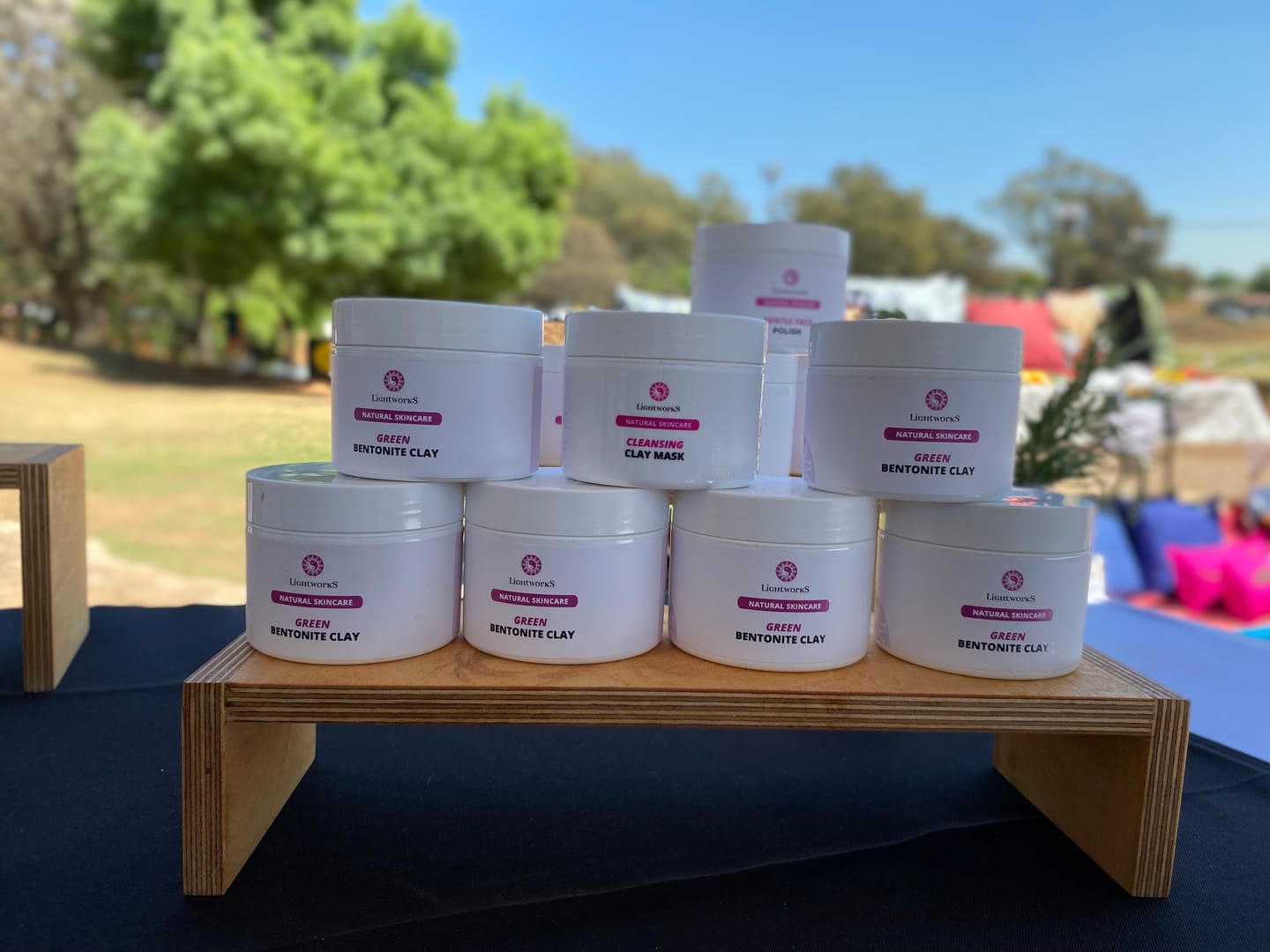 Customer photo review of 125 g Cosmetic Jar (65 mm neck) - White with White Lid