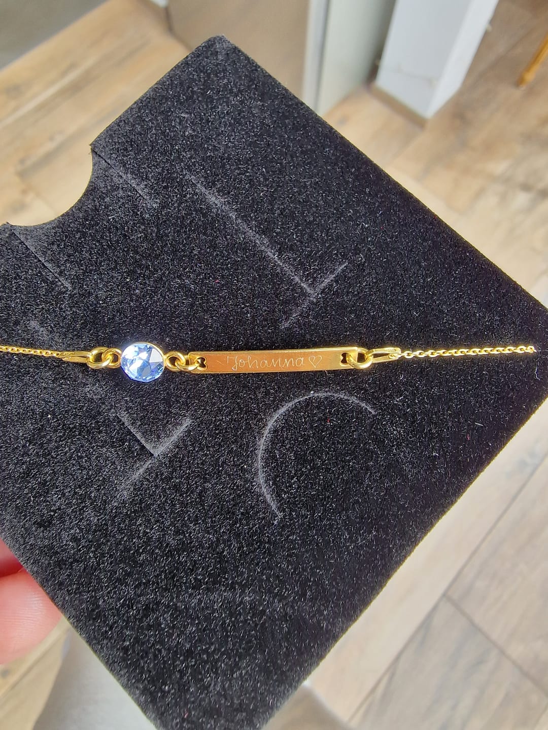 Customer photo review of Baby Armband mit Geburtsstein und Gravur länglich