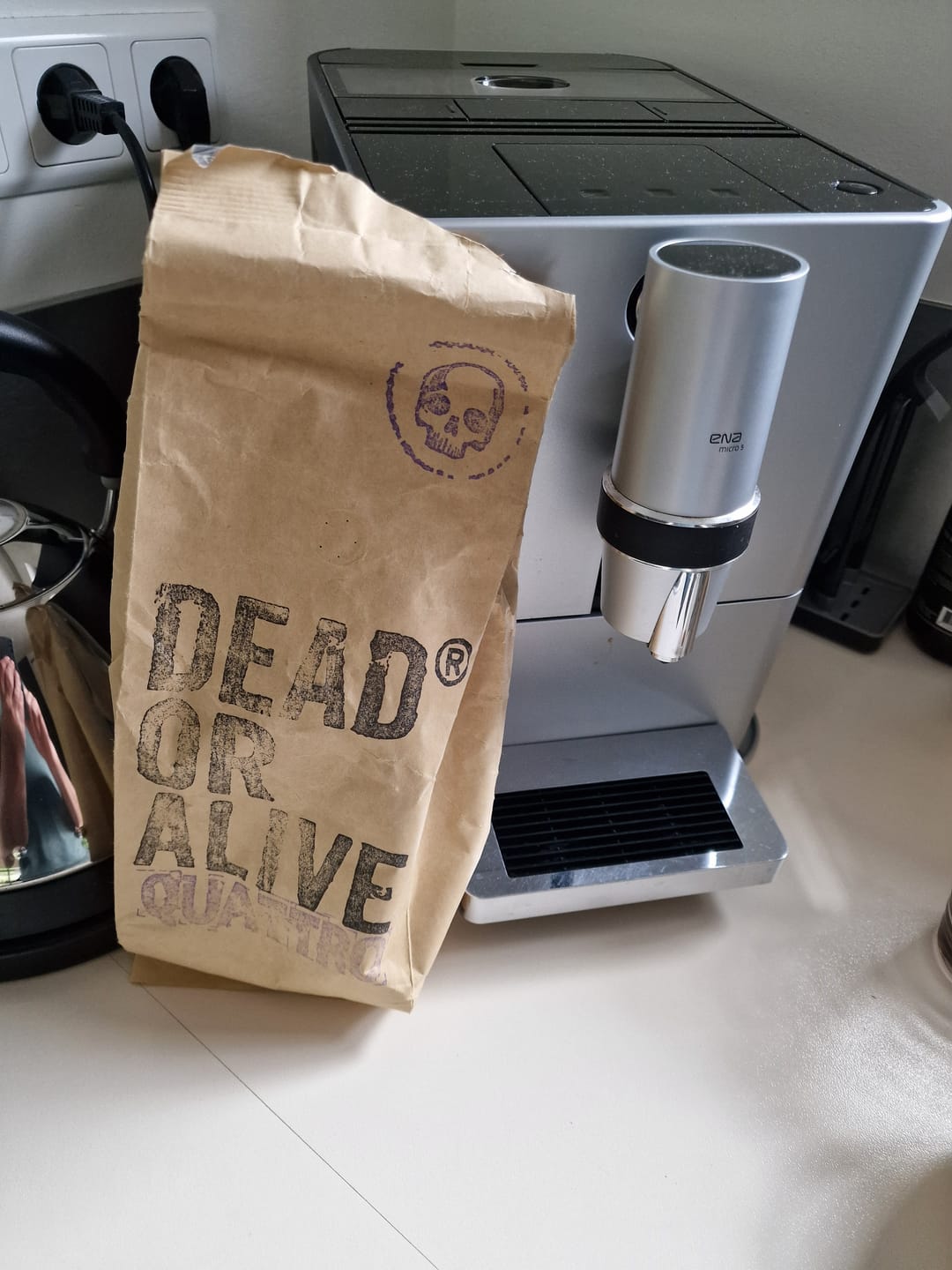 Customer photo review of DEAD OR ALIVE COFFEE QUATTRO "Special Edition" 1kg