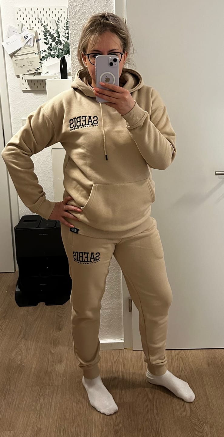 Customer photo review of Lifestyle All Black Damen Oversized T-Shirt by SAEBIS®