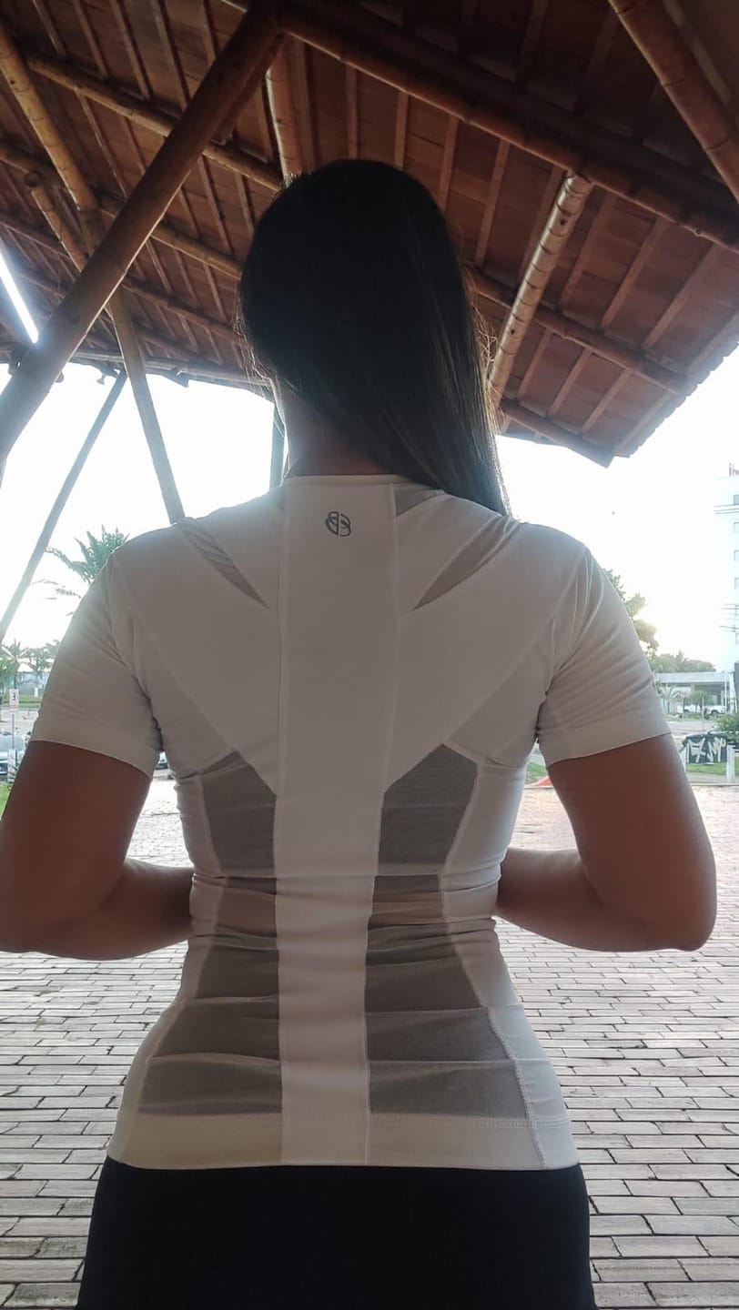 Customer photo review of Camiseta Postural Feminina - Posture Shirt® Pullover