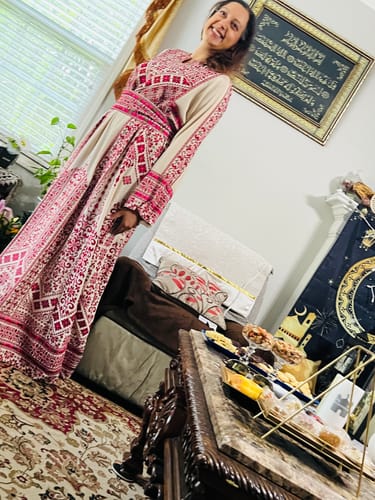 Customer photo review of Light Beige/Burgundy,Pink A Cut Full Embroidered Thobe