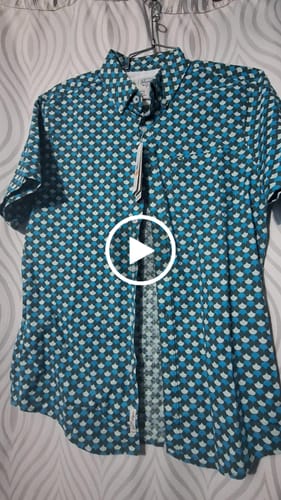 Customer video review of Camisa Manga Corta Stretch Con Estampado De Abanico