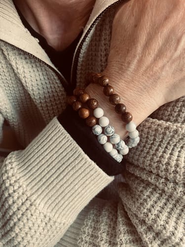 Customer photo review of Zedernholz Armband