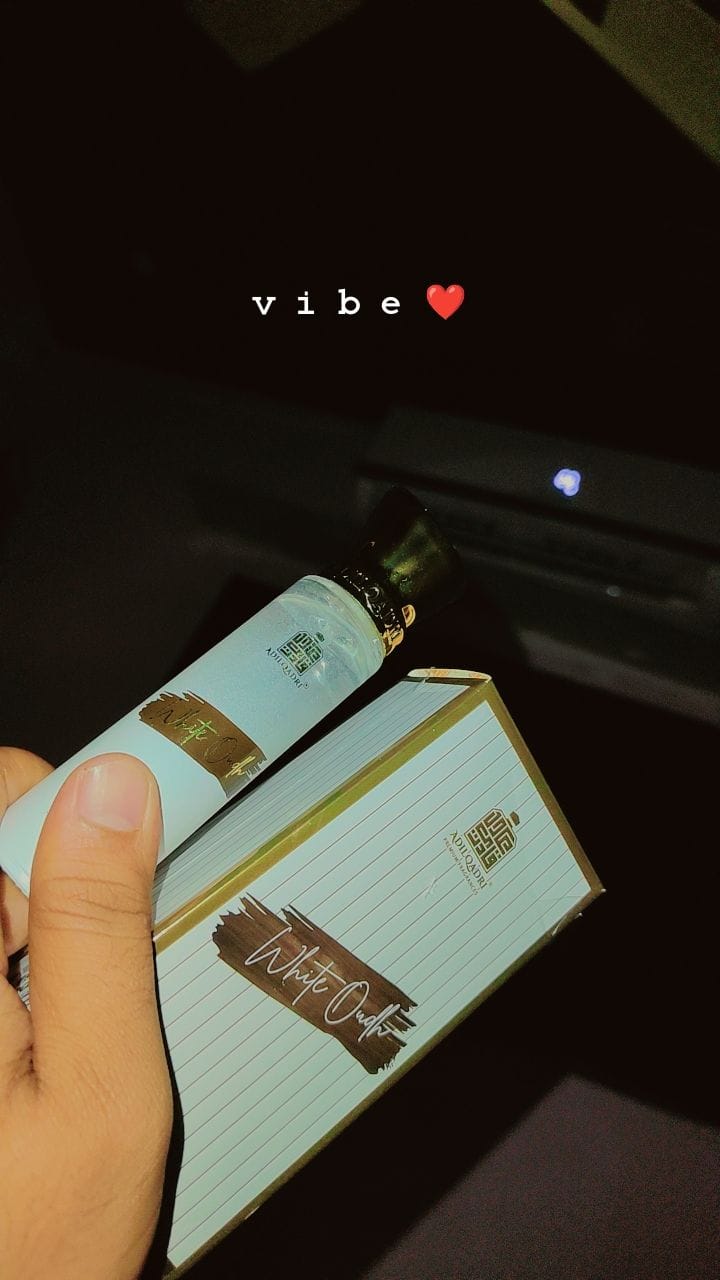 Customer photo review of White Oudh Perfume Spray