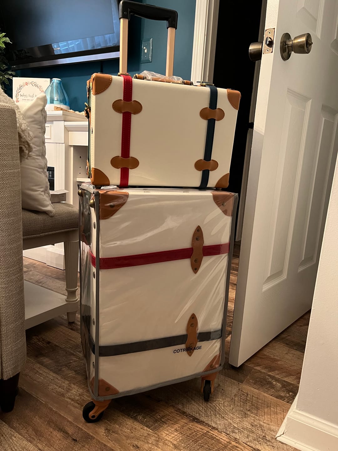 Customer photo review of (United States) Minimalism Widen Carry-on Set - Train Case
