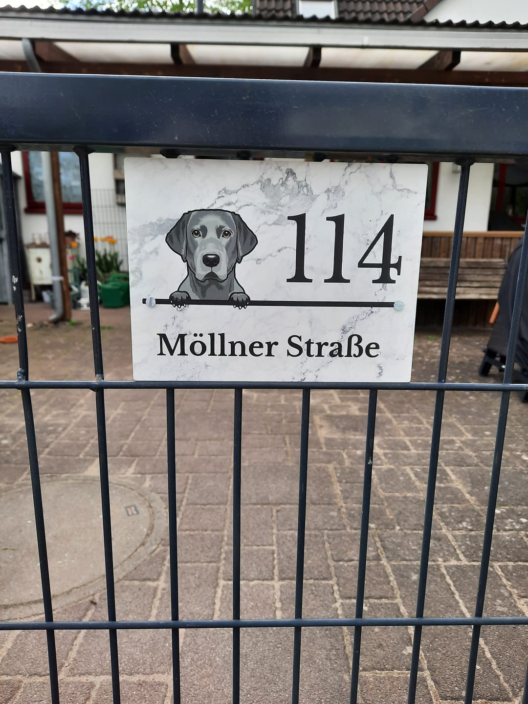 Customer photo review of Hausnummer mit Marmoroptik - Individuelles Türschild