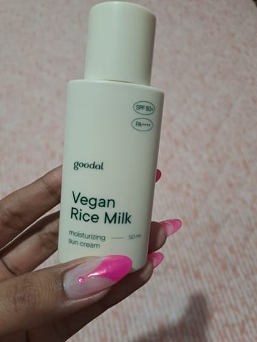 Customer photo review of Vegan Rice Milk Moisturizing Sun Cream SPF50/PA++++